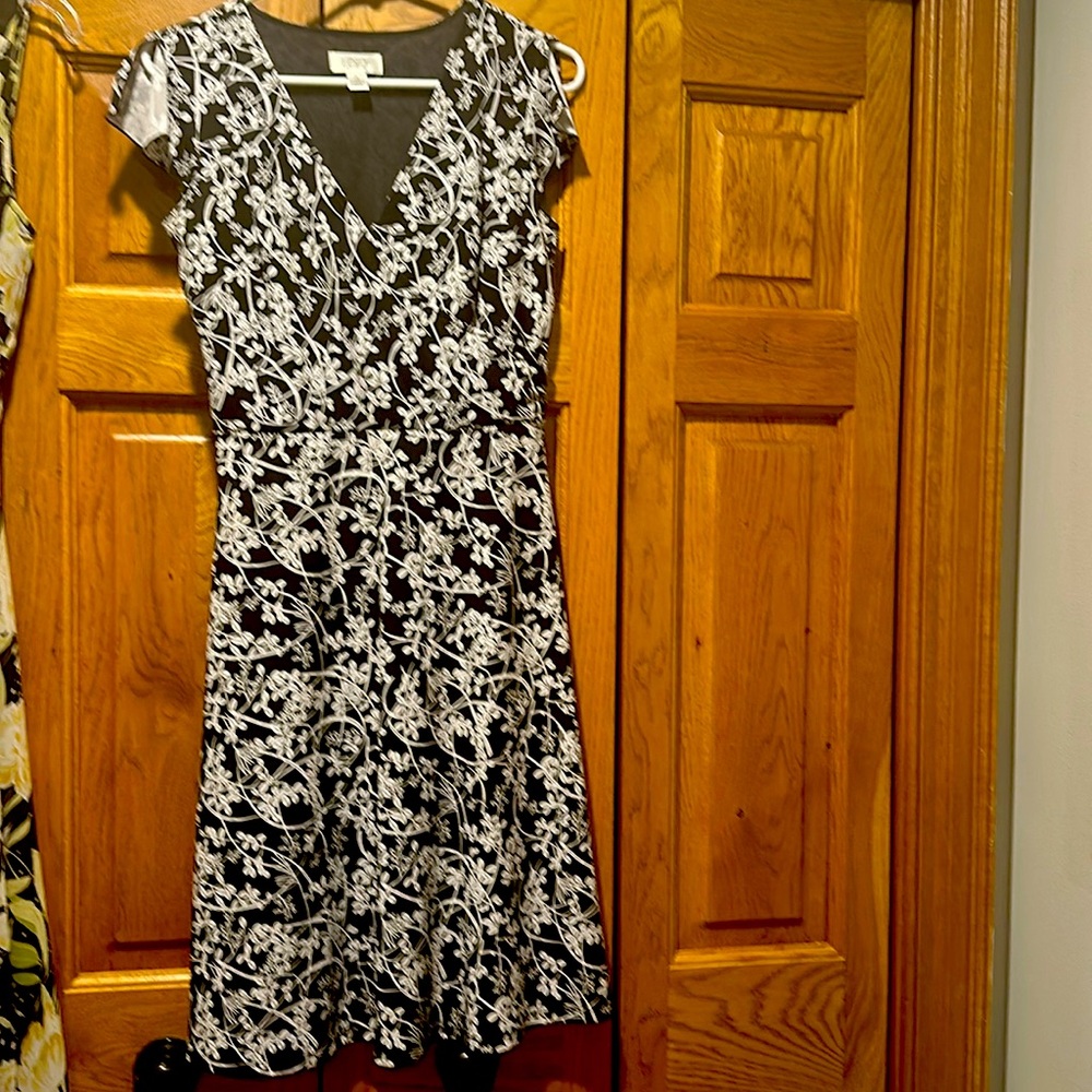 Size2 Loft casual midi dress